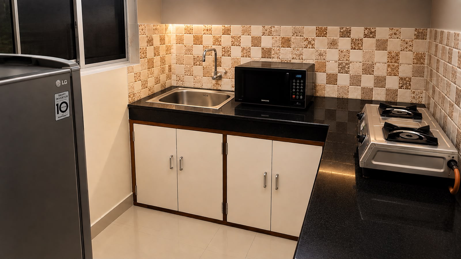Fully functional kitchen